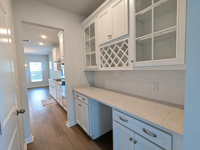 2076 Parish House Cir — Photo 8