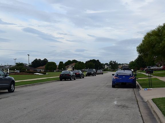 4th image of 1903 Herndon Dr