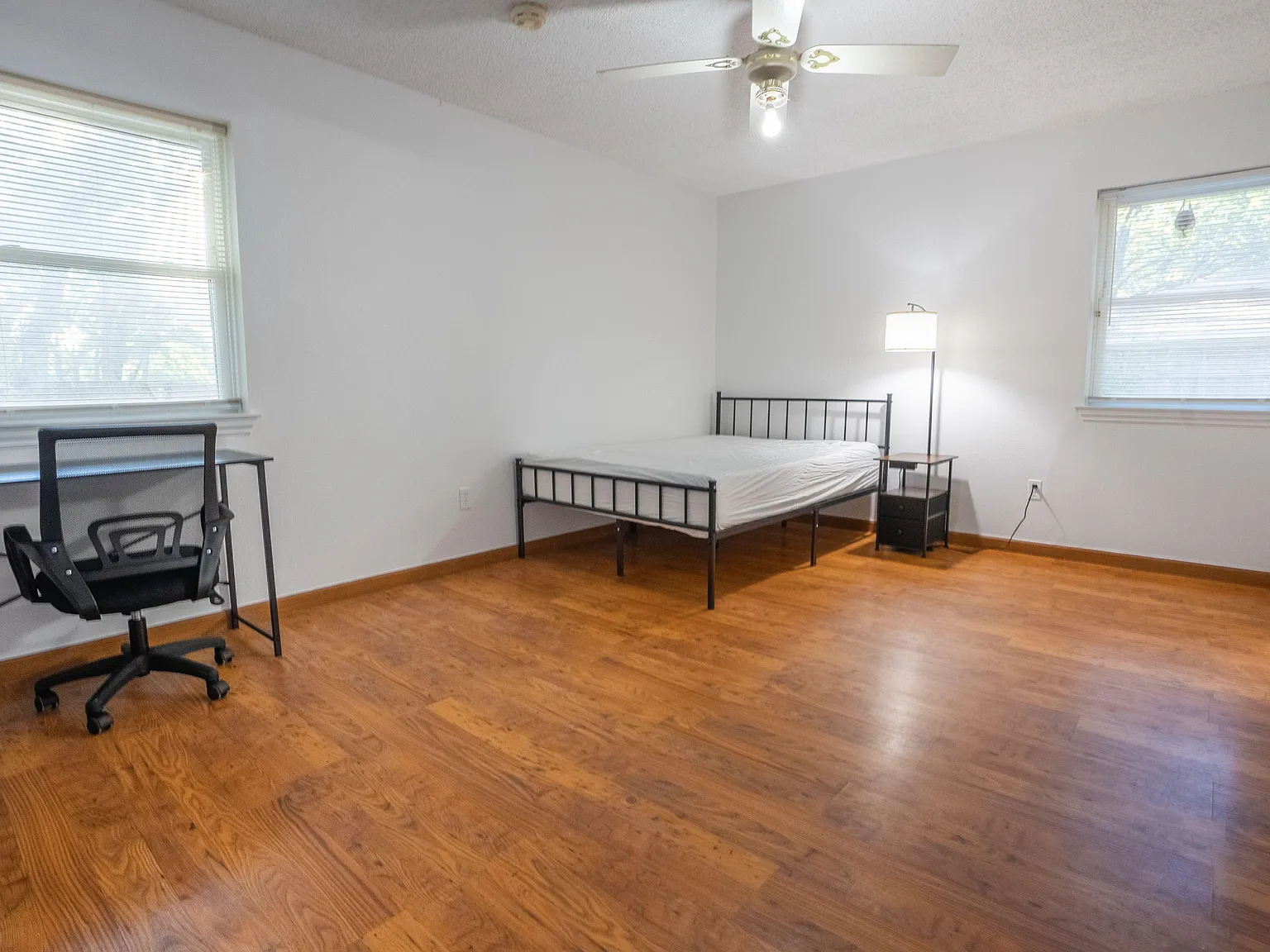 4 bed, 5.0 bath, 2800 sqft, $1,031 — Photo 1
