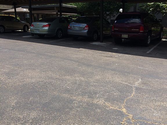 3rd image of 839 Thistledown Dr #1