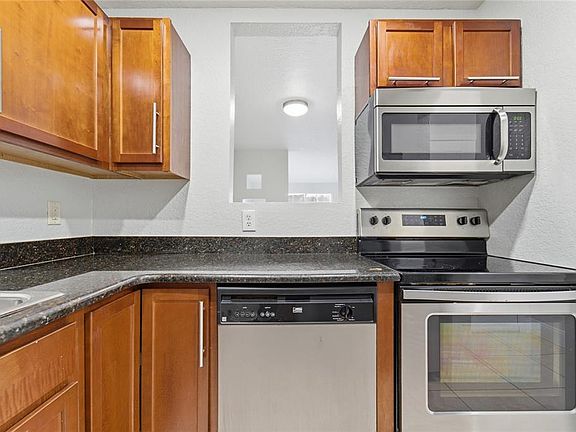 3rd image of 1928 Conway Rd APT 19