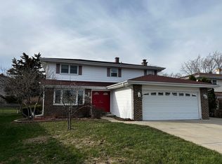 990 Alamo Ct, Carol Stream, IL 60188