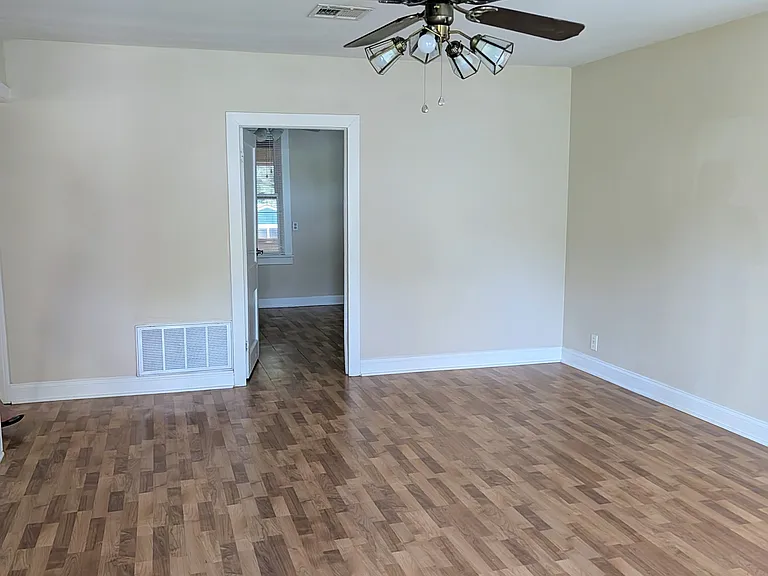 1701 Meridian Ave — Photo 8