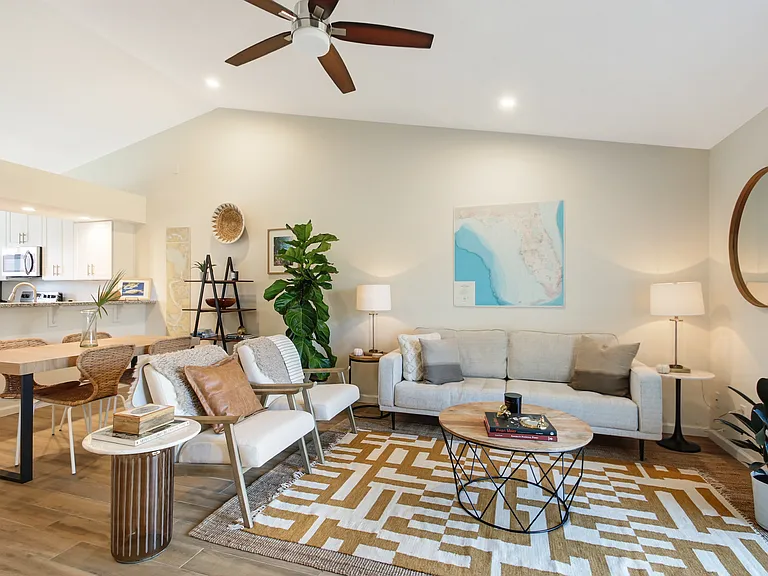 660 Aquatic Dr — Photo 22