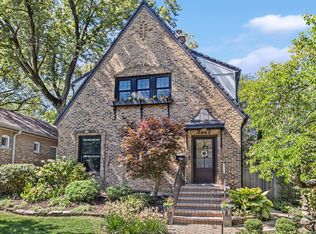 2662 Central Park Ave, Evanston, IL 60201