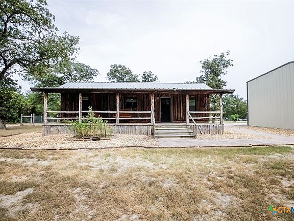 2nd image of 885 Peach Creek Rd