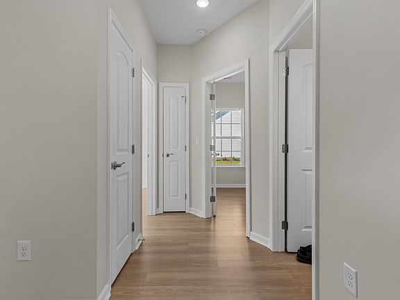 5th image of 438 Shallow Cove Dr.