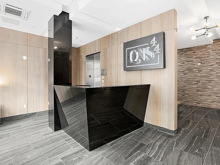 11-12 44th Dr #4D — Photo 15