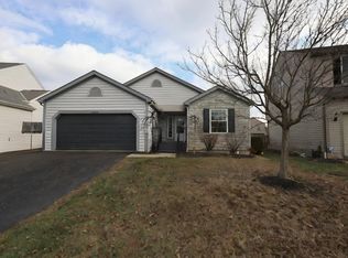 2062 Summer Banks Dr, Grove City, OH 43123