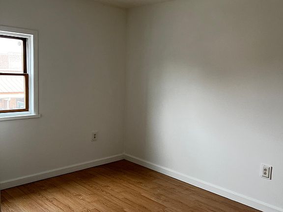 4th image of 4802 Indianapolis Blvd #206
