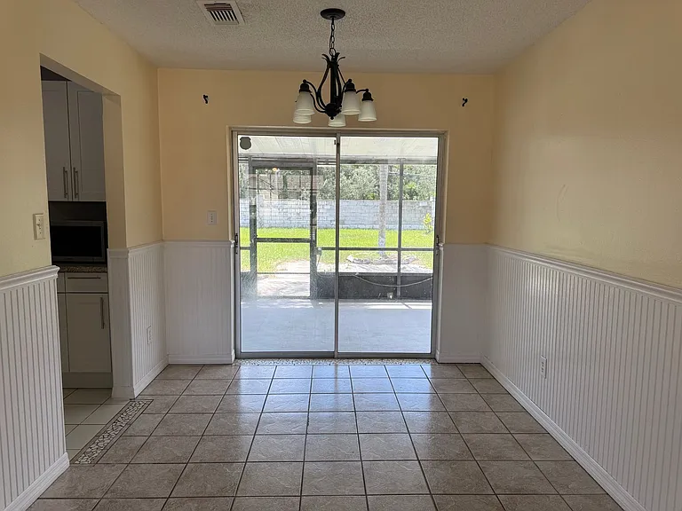 4712 Dandelion Dr — Photo 8