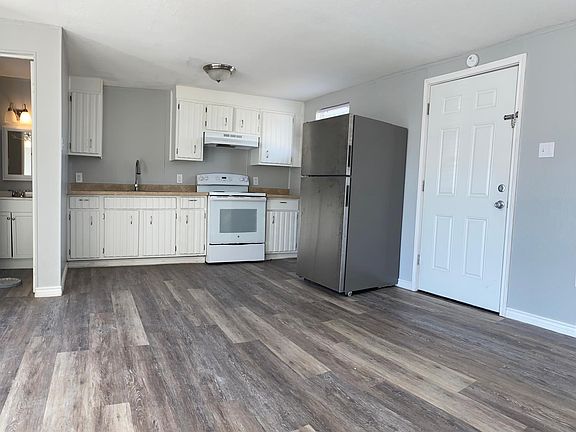 3rd image of 710 E Avenue G #2