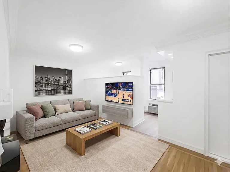 214 E 51st St #4F — Photo 1