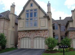 1421 W Rue Paris Pl, Palatine, IL 60067