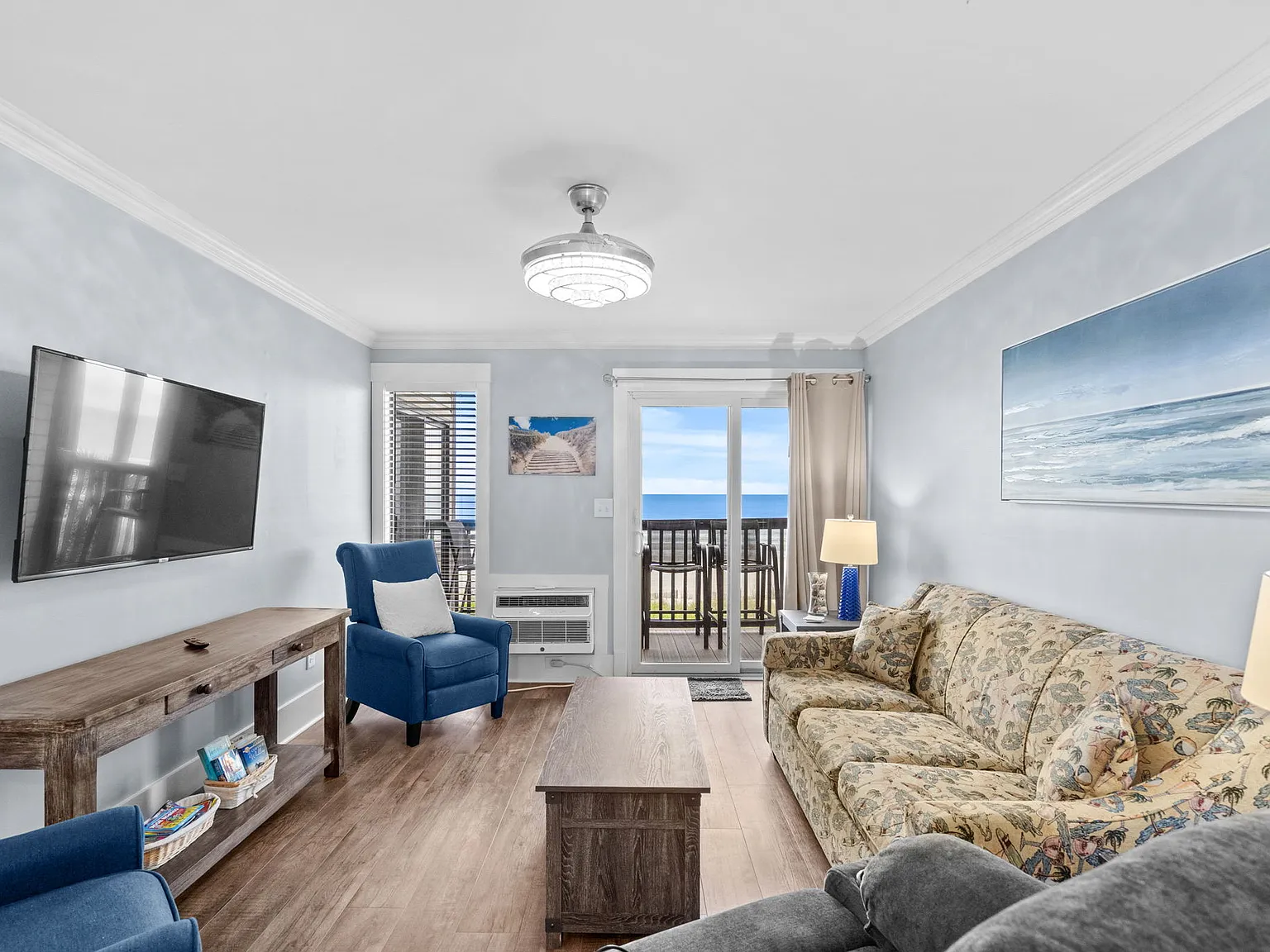 2 bed, 888 sqft, $2,400 — Photo 3