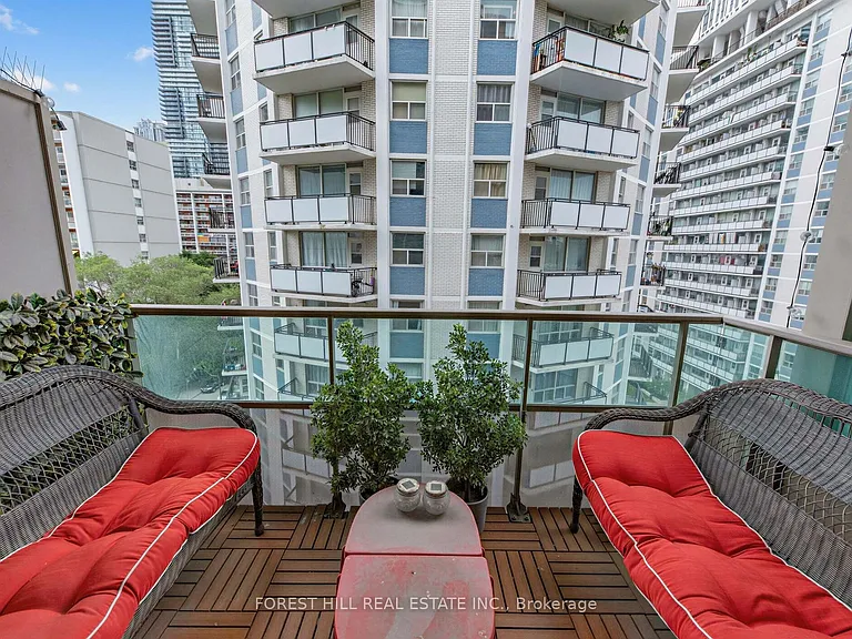 70 Alexander St #804 — Photo 25