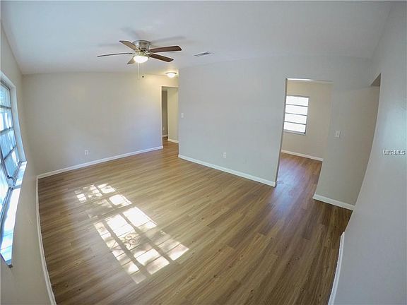 4th image of 11103 N 21st St