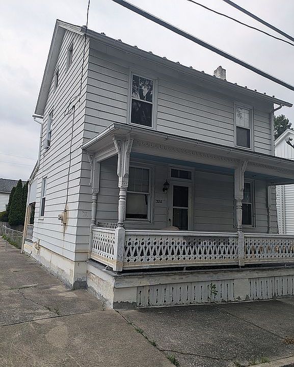 1st image of 324 2nd St