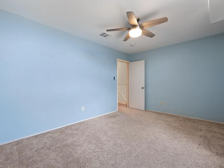 1901 Lobelia Dr — Photo 29