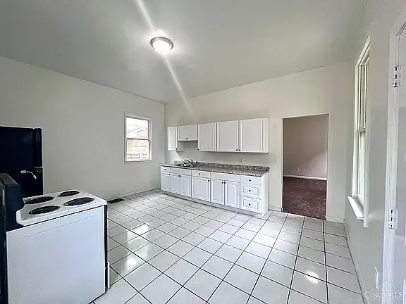 1027 Winfield Ave #1 — Photo 9
