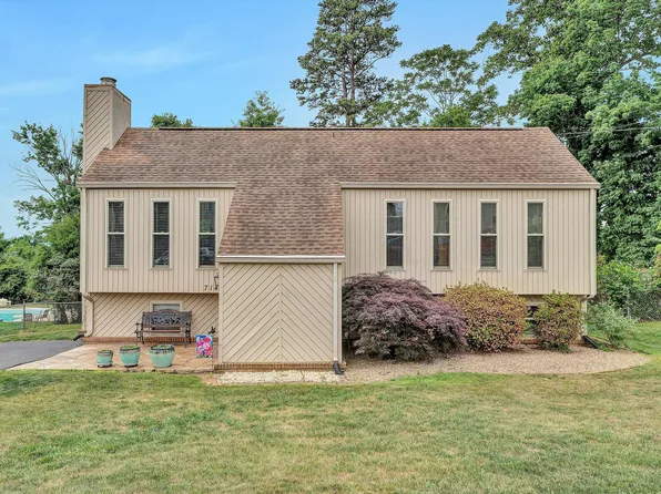 7144 Deerwood Rd, Roanoke, VA 24019
