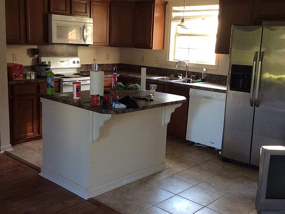 2nd image of 1103 Poydras Pl