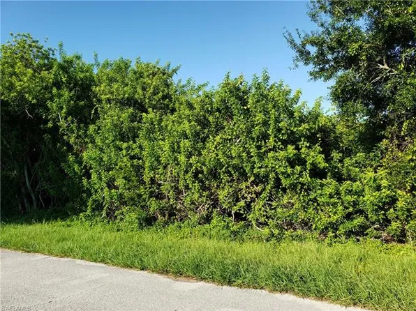 6199 Sturgis St, Englewood, FL 34224