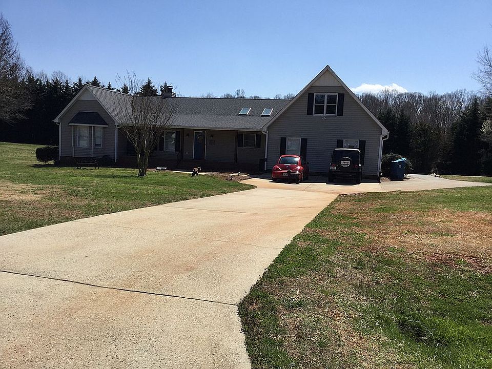 2nd image of 7615 Middle Dr
