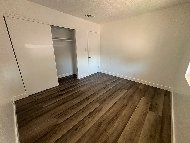 2717 Entrada Cir — Photo 11