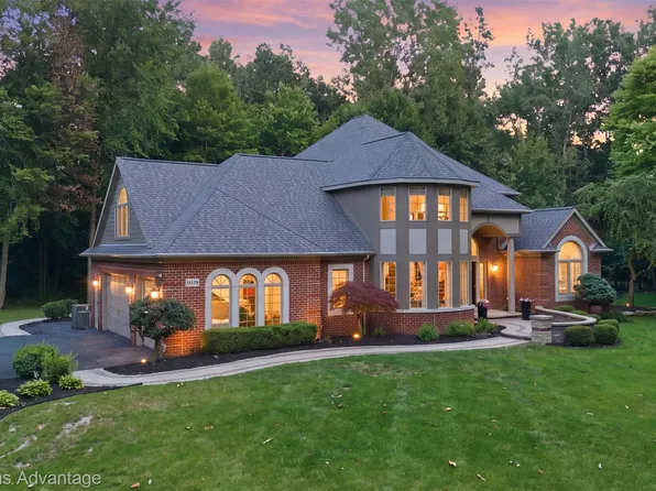 14178 Kenneth Dr, Carleton, MI 48117