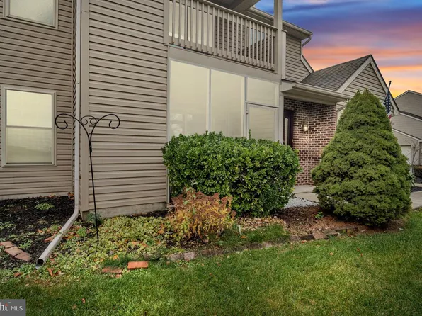 18 Wiltshire East St, Carlisle, PA 17015