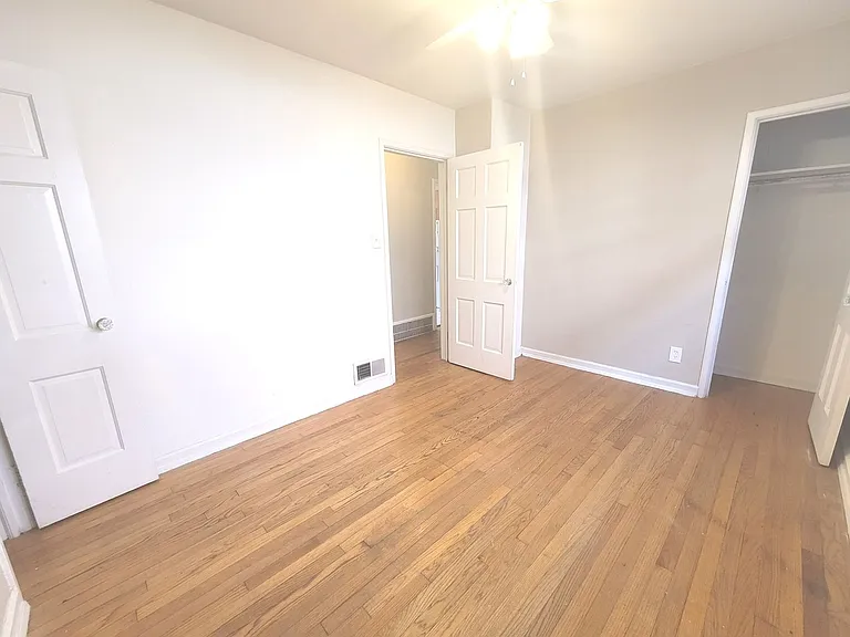 2523 Lake Dr — Photo 12