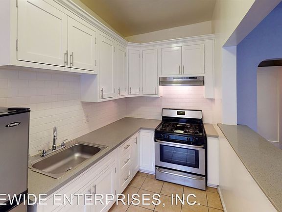 5th image of 715 S St Andrews Pl APT 309