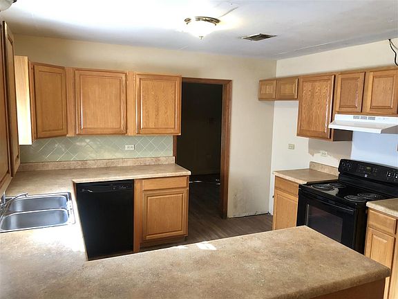 2nd image of 122 Richard Dr