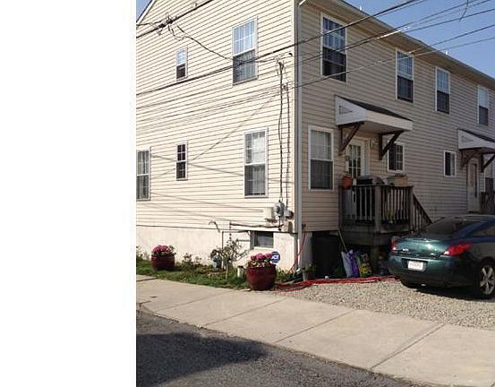 5th image of 119 Penn St
