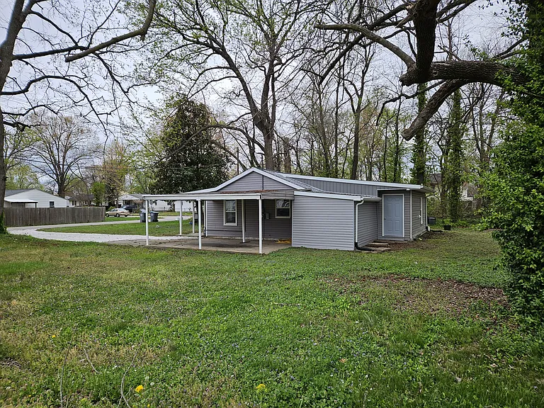 2818 S Rotherwood Ave — Photo 23