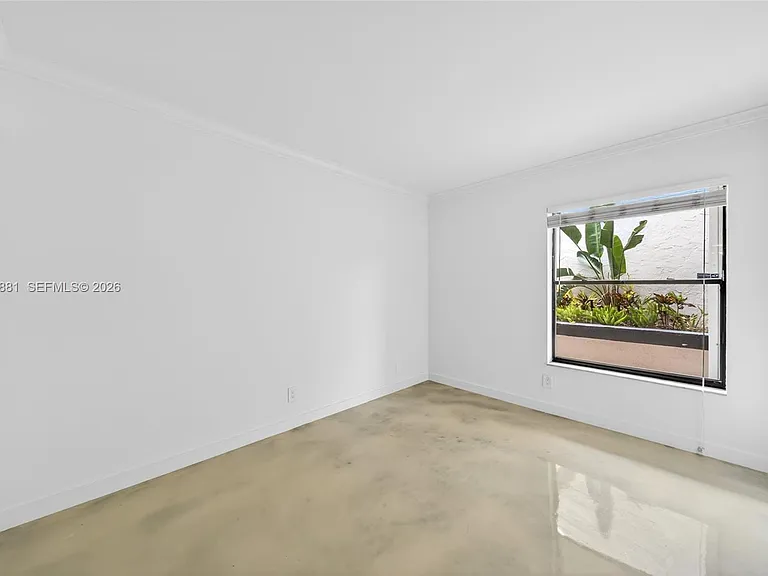 265 SE 10th St #1C — Photo 22