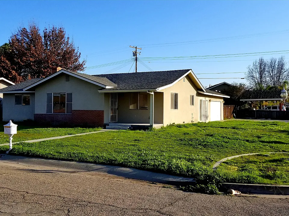 1013 E Vandalia Ave