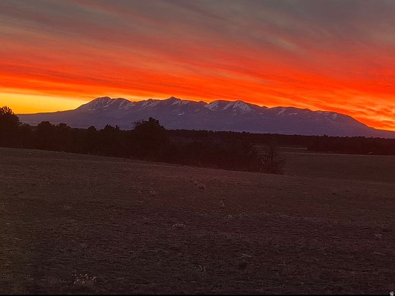 4th image of 389 N Old Summit Rd