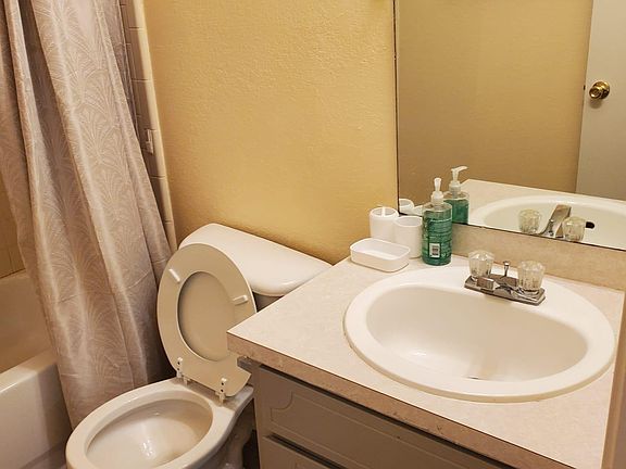 4th image of 4211 Thunder Creek Dr APT A