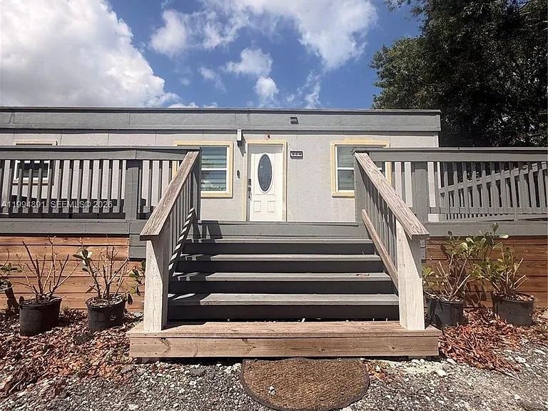 820 N Trebol St — Photo 1