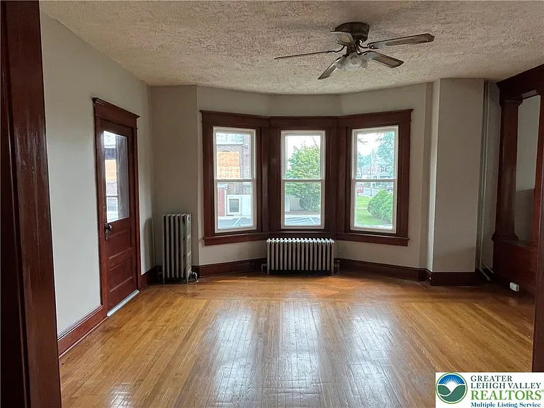 543 W Emaus Ave — Photo 14