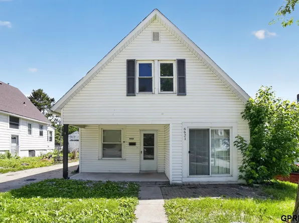 6621 Pinkney St, Omaha, NE 68104