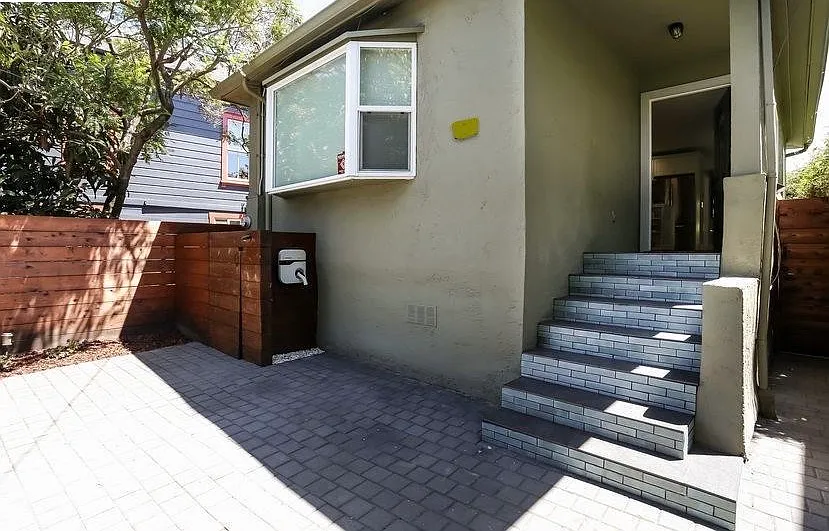 61st Street, Oakland — Photo 2