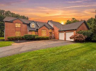 4700 Botany Gln, Commerce Township, MI 48382