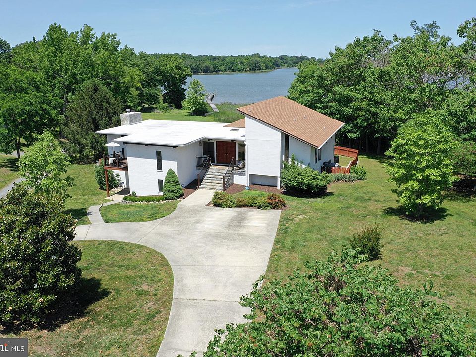 1st image of 330 Buena Vista Dr