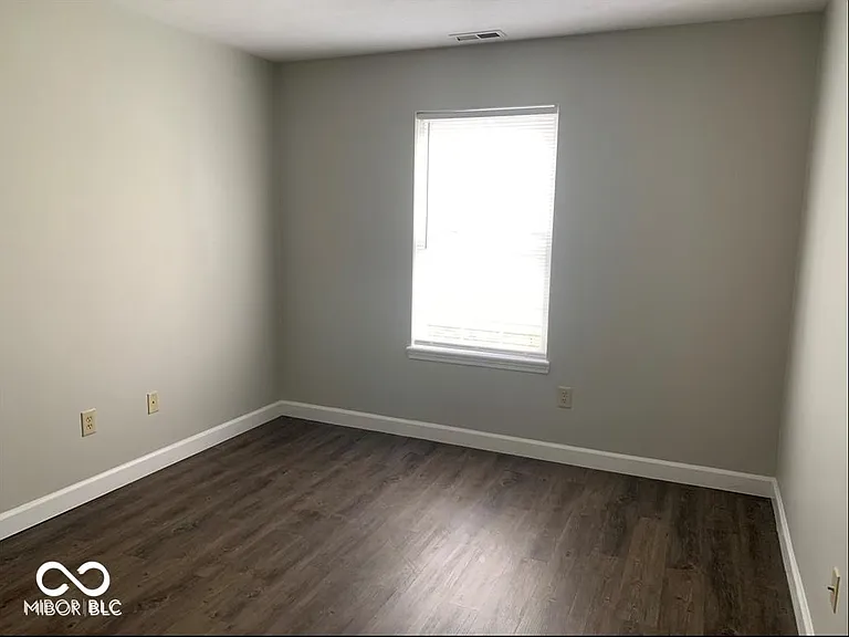 15002 Silver Thorne Way — Photo 14
