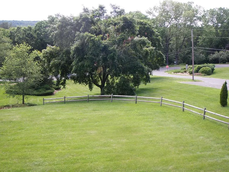 31-5 Pilgrim Trl — Photo 3