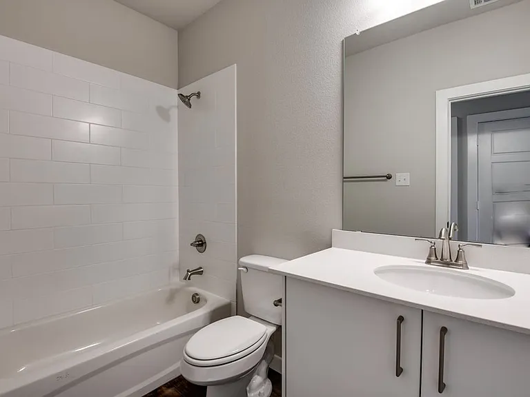 748 Wheatfield Dr — Photo 12