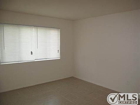 3rd image of 1433 Curtis Dr